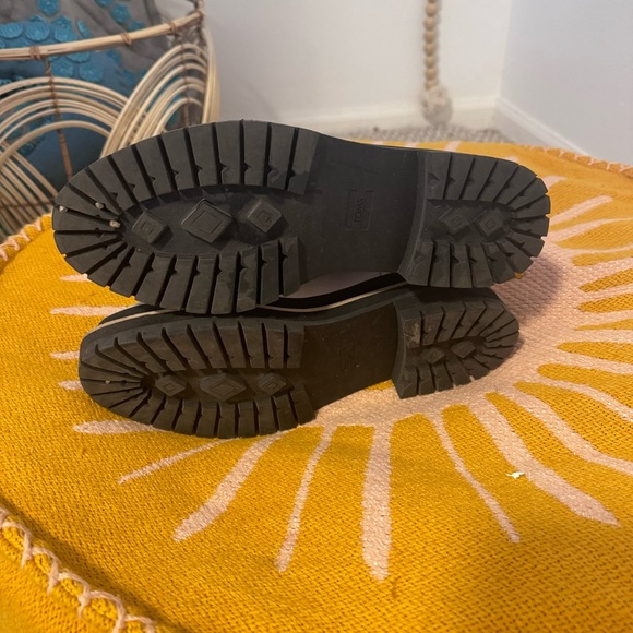 Toms Booties - Picture 6 of 8